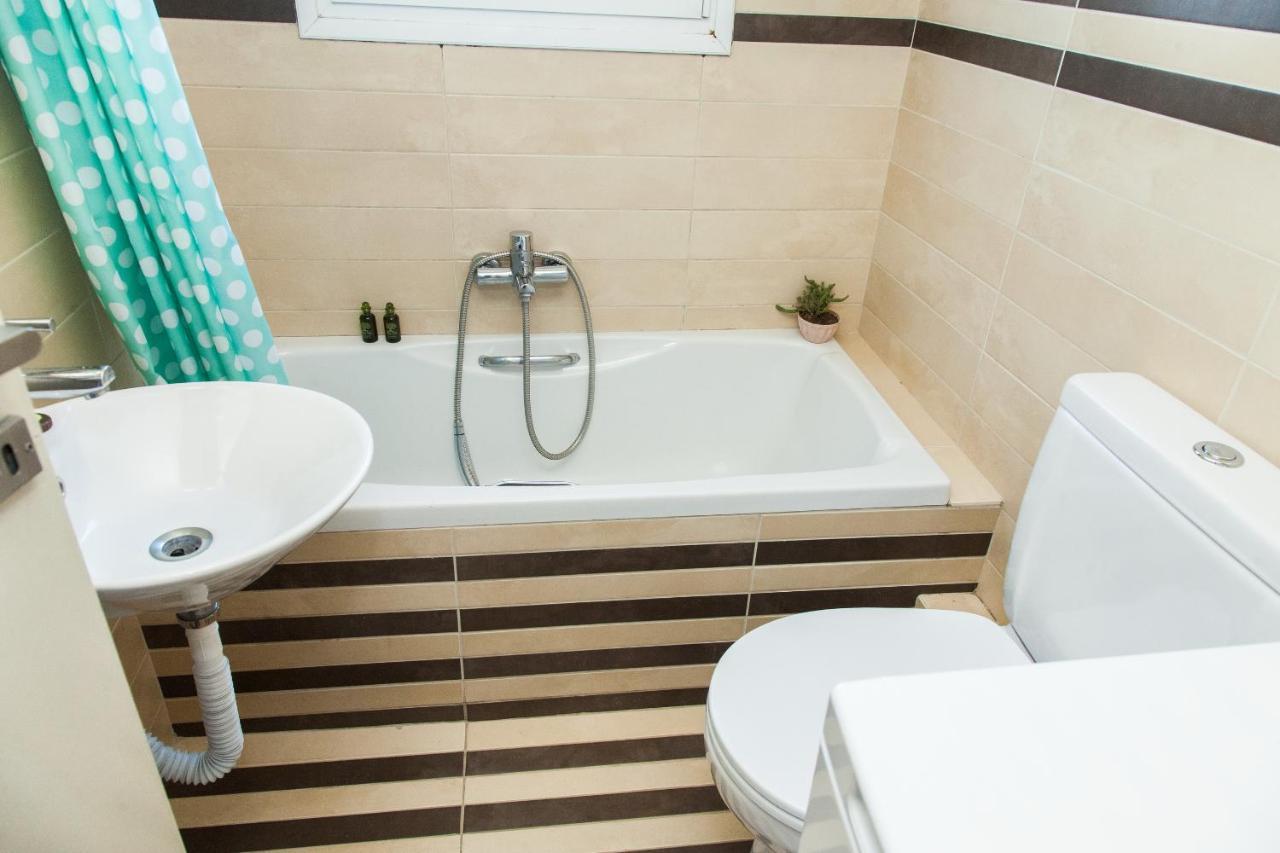 Bright Apt. With Lovely View In Lycabettus! Apartment Athens Exterior photo